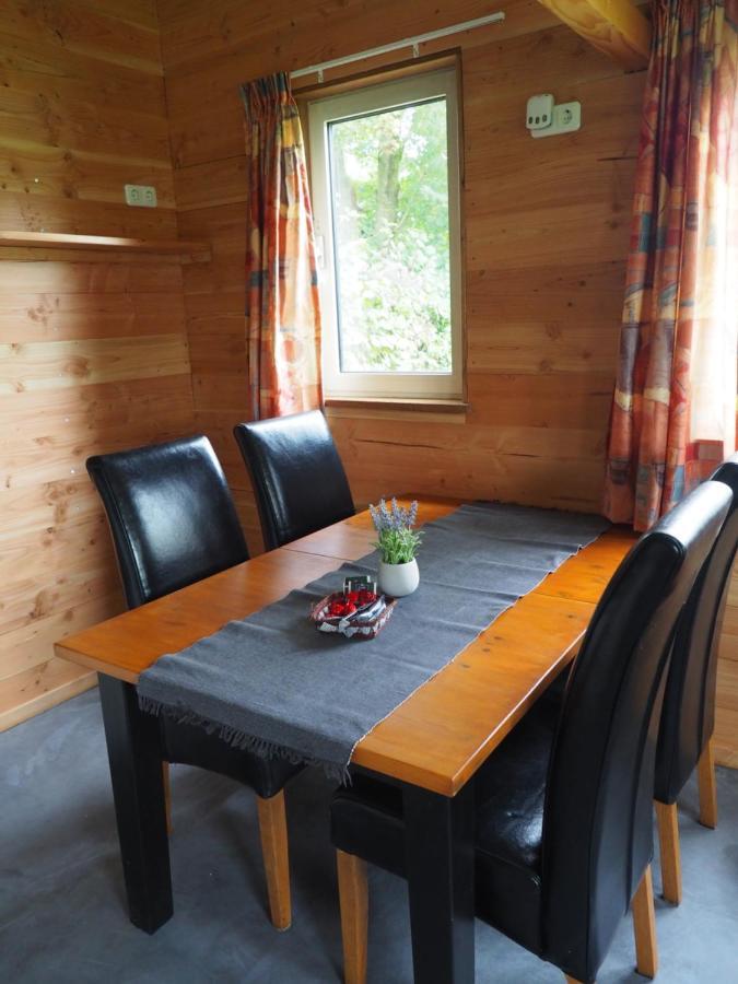 Chalet - Camping 'T Dekske Wintelre Exterior foto