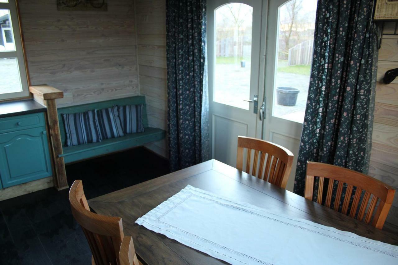 Chalet - Camping 'T Dekske Wintelre Exterior foto