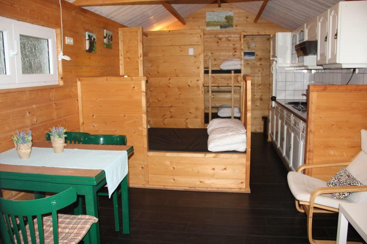 Chalet - Camping 'T Dekske Wintelre Exterior foto